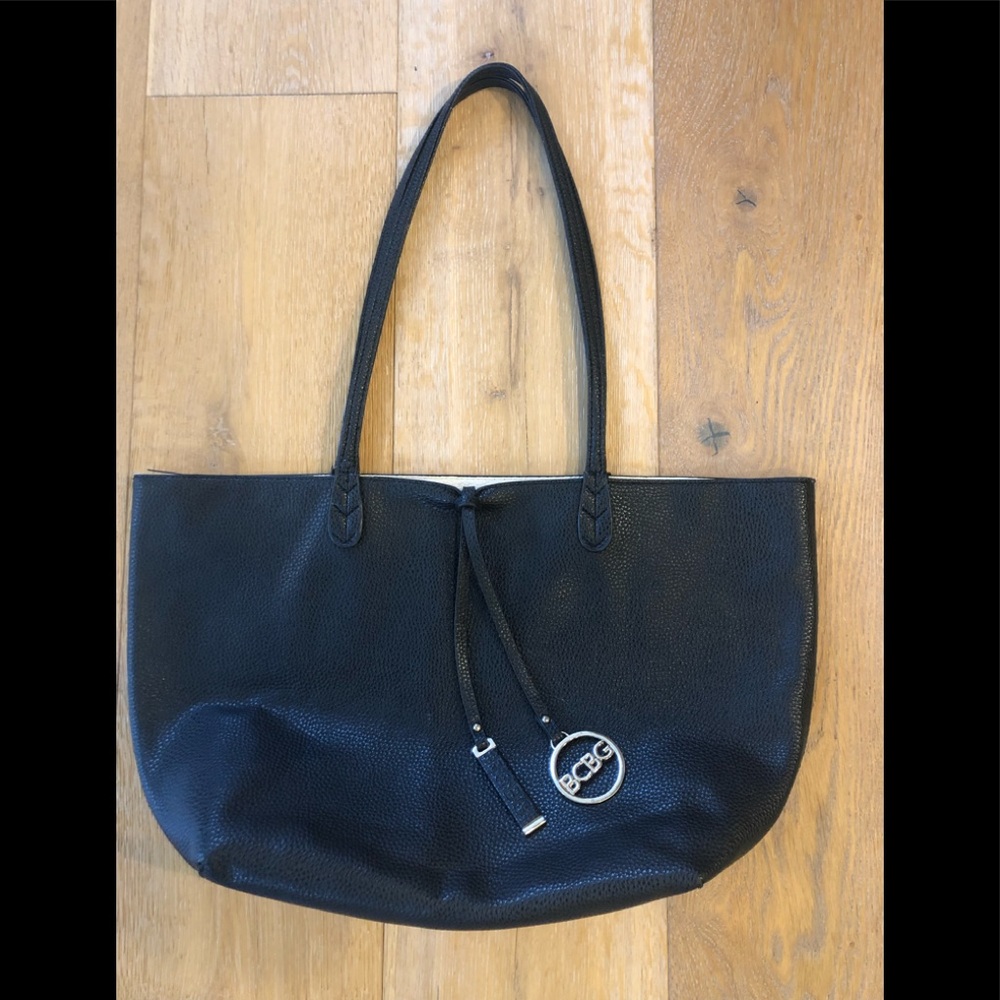 BCBG faux leather shoulder bag purse black